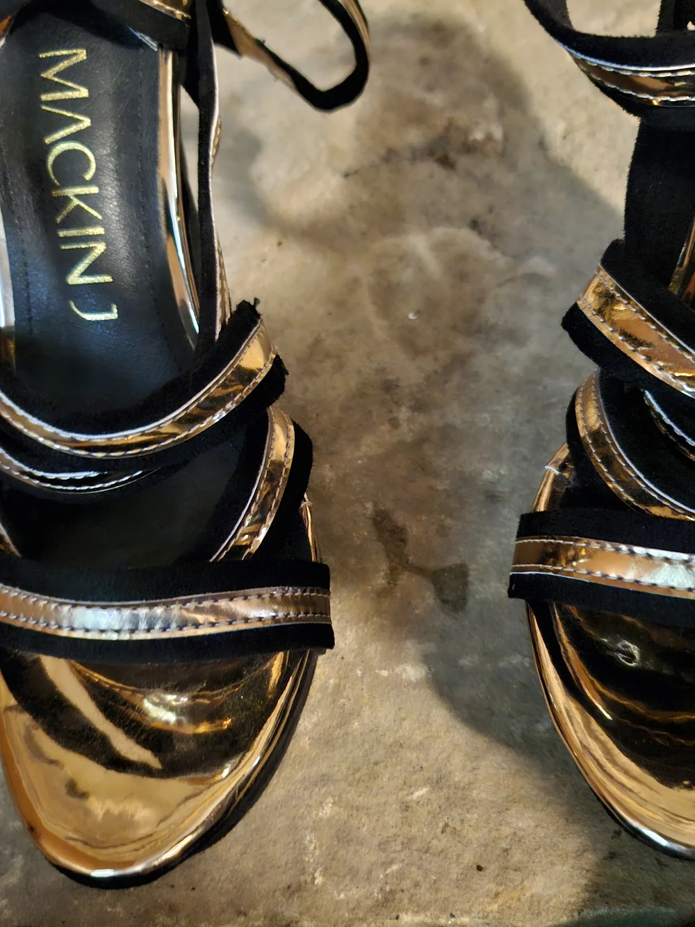 Mackinj chic black